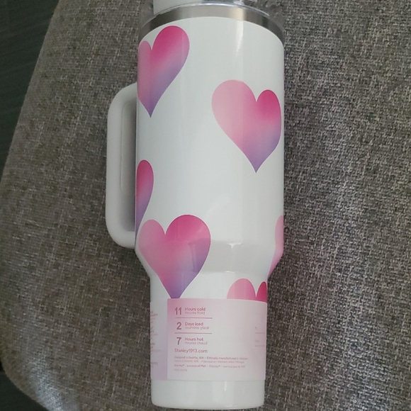 Stanley Frost Heart Gradient Tumbler - Cream and Pink Valentine's Day - Picture 5 of 8